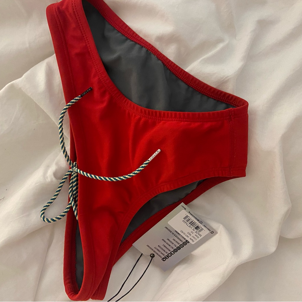 Brand New Red Jolyn